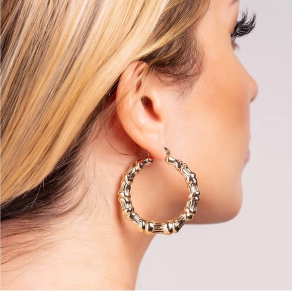 GOLD 18k Gold Plated Textured Hoop Earrings - Picture 2 of 4